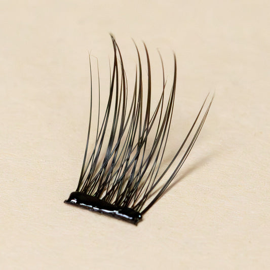 Pre-Glued Light Volume - Press-On Lashes