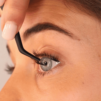Pre-Glued Whispy Light - Press-On Lashes