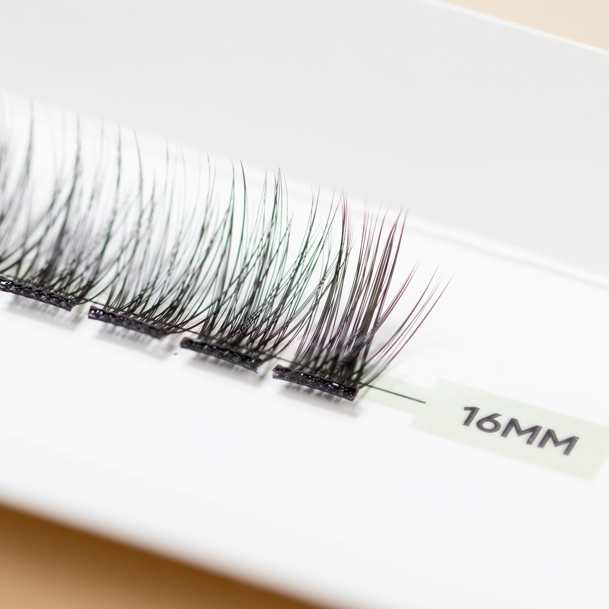 Single lashes (different lengths) | Light Volume