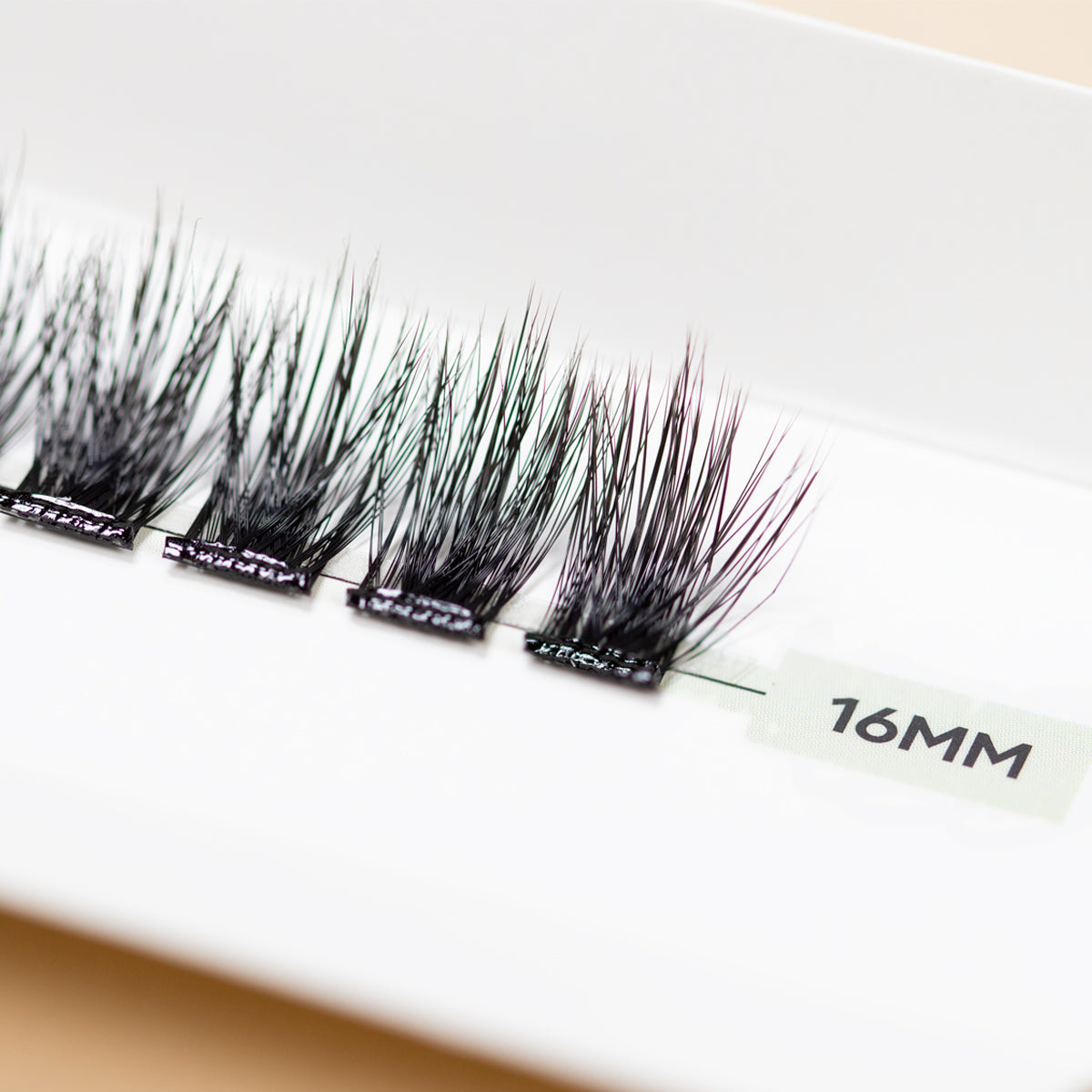 Single lashes (different lengths) | Mega Volume