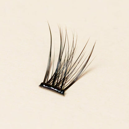 Pre-Glued Whispy Light - Press-On Lashes